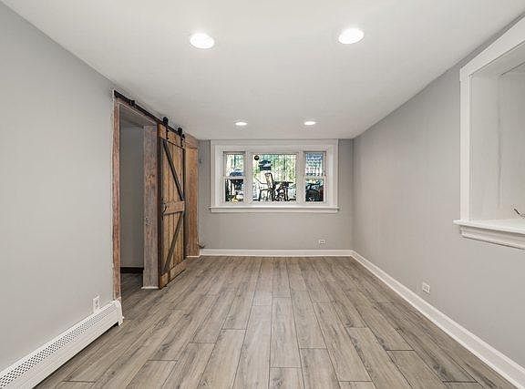 2nd image of 2221 W Cortland St