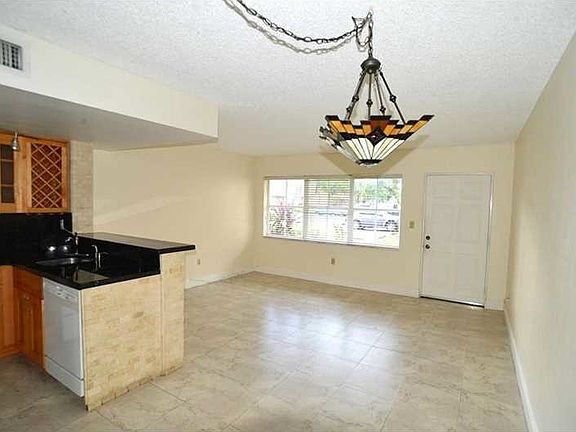 4th image of 510 NW 86th Pl APT 104