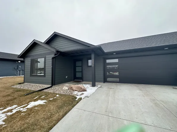 2025 Lucerne Ave, Brookings, SD 57006