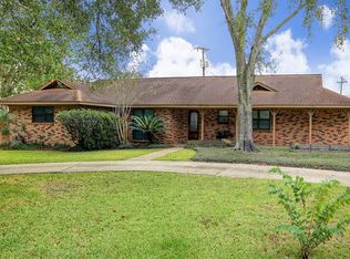 108 Royal Dr, League City, TX 77573