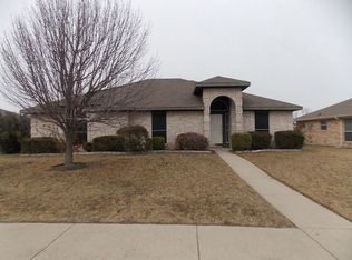 913 Waterview Dr, Cedar Hill, TX 75104