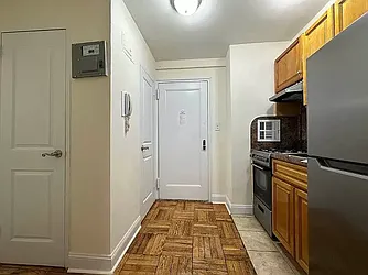 67-12 Yellowstone Boulevard