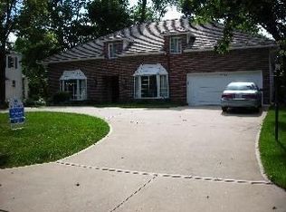 6548 Sagamore Rd, Mission Hills, KS 66208