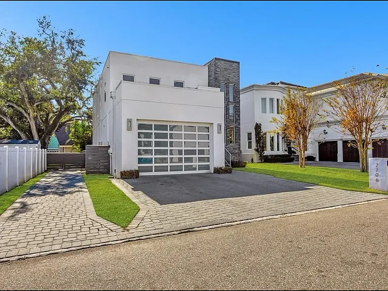2706 W Trilby Ave — Photo 12