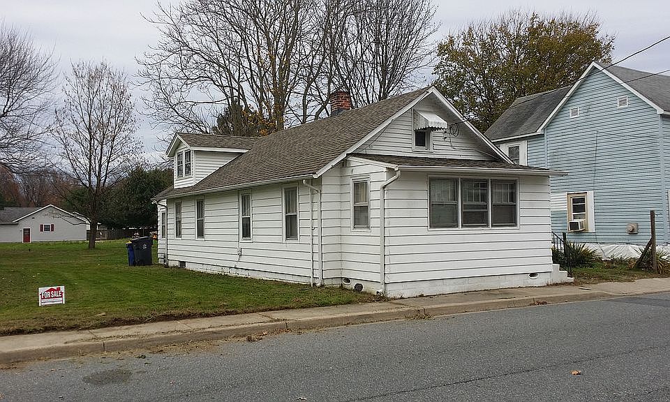 Nice quiet neighborhood