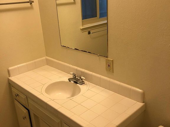 2nd image of 2618 F St APT 1