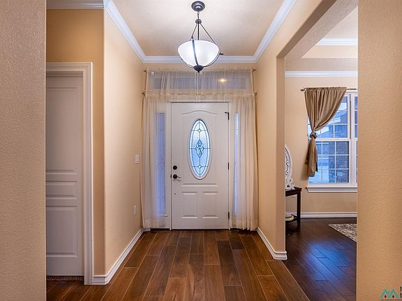 4th image of 613 Providence Cir
