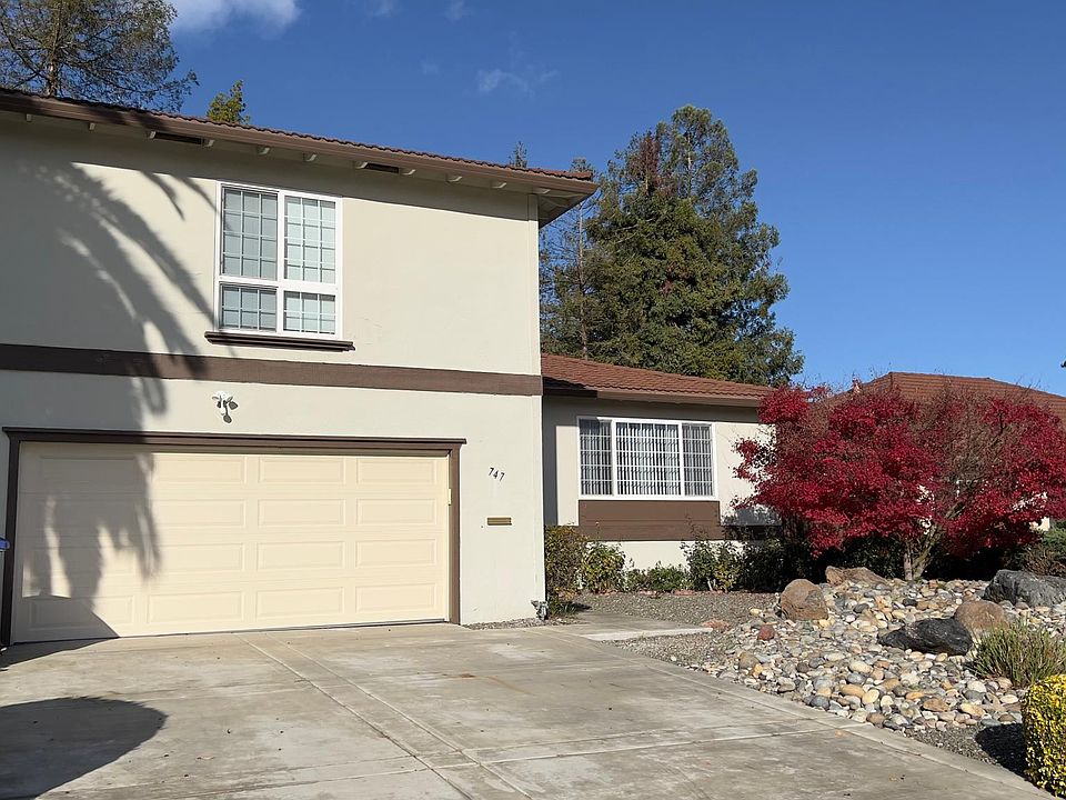 1st image of 747 Bamboo Dr