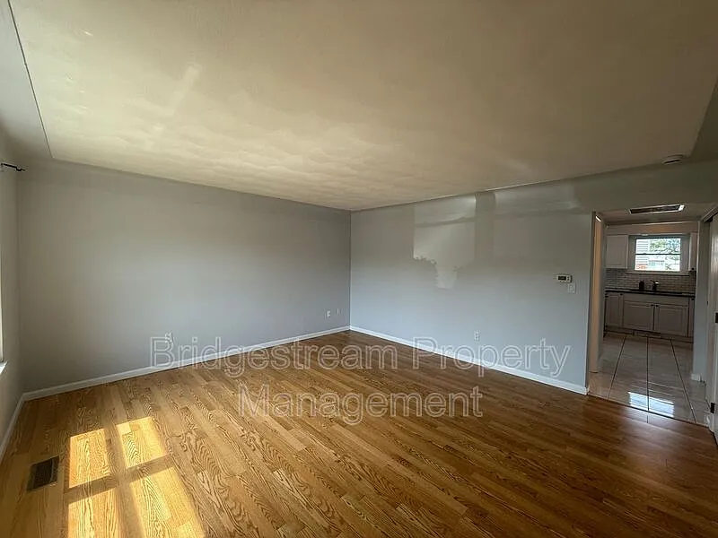 2 bed, 1.5 bath, 1512 sqft, $1,395 — Photo 2