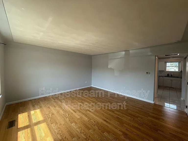 3851 Hillsboro Dr — Photo 2