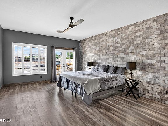 4th image of 275 E DESERT HOLLY Drive
