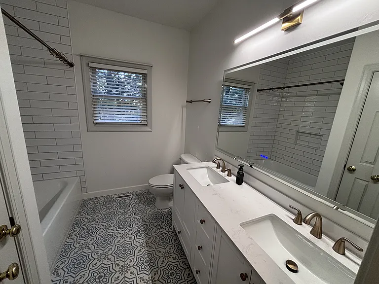 420 Lake Forest Dr SE — Photo 21