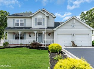 584 Pirate Ln, Manahawkin, NJ 08050