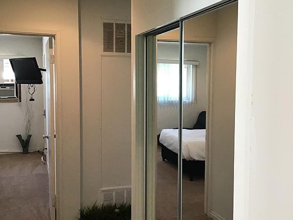 4th image of 925 N Curson Ave APT 5