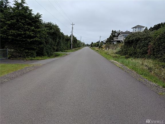 4th image of 540 Sand Dune Ave SW