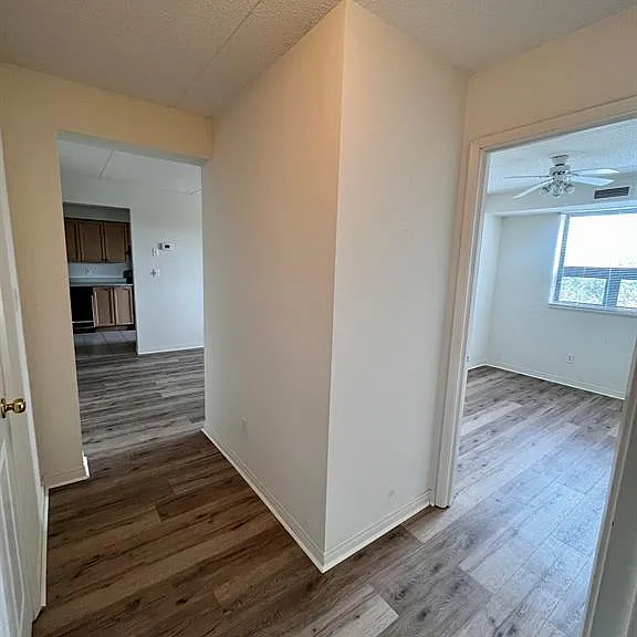 1160 Lauzon Rd #401 — Photo 10