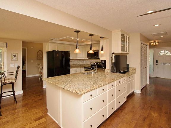 5th image of 2503 Regal Oaks Ln