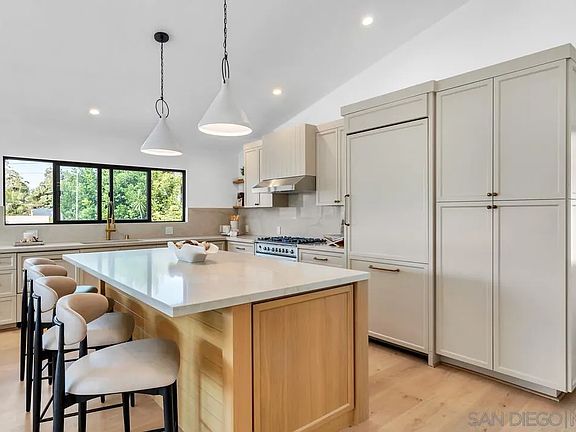 4th image of 235 El Chico Ln