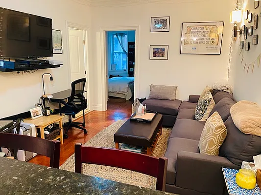 Rented by Bank Neary | media 44