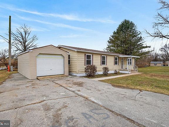 2nd image of 4918 Pleasant Valley Rd