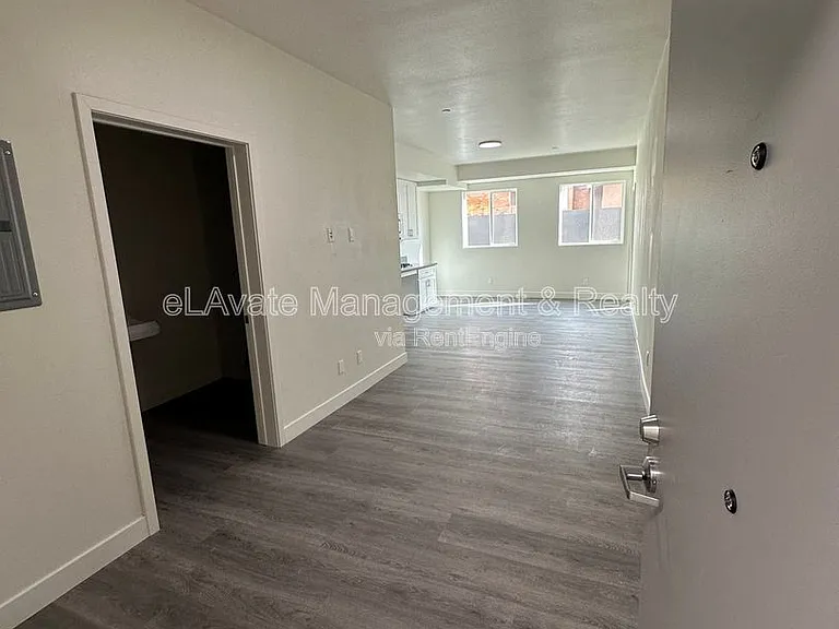 226 W 87th St #204 — Photo 8