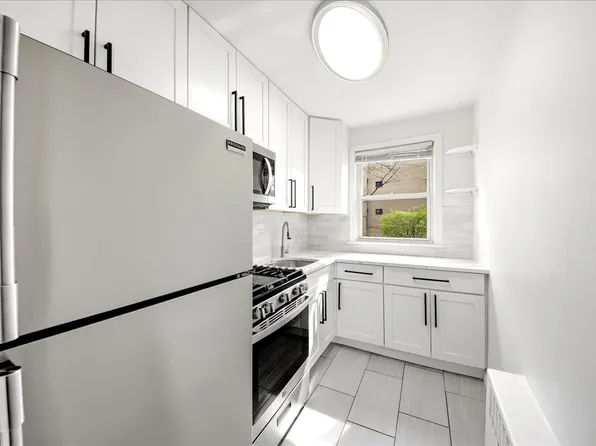 12 Wainwright Ave APT 1B, Yonkers, NY 10710