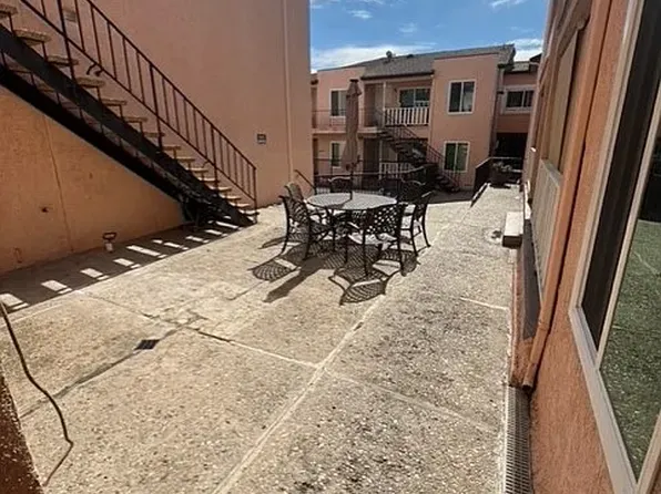 345 E Santa Anita Ave #V, Burbank, CA 91502