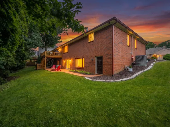 10 Stratford Way, Danville, IN 46122