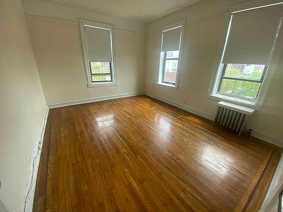 3rd image of 72-15 37th Ave #4