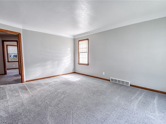 5th image of 908 Wexford Ave