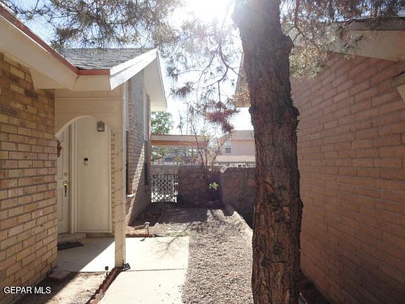 3rd image of 820 Derrickson Dr