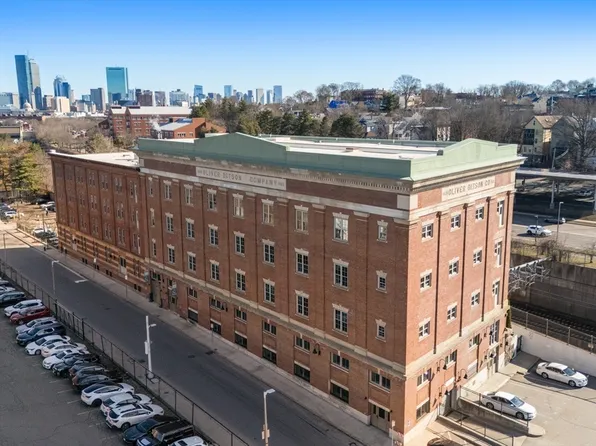156-156 Terrace St #402, Roxbury Crossing, MA 02120