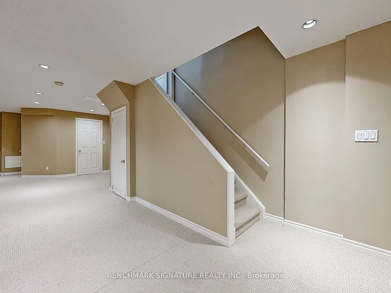 2030 Bur Oak Ave — Photo 8