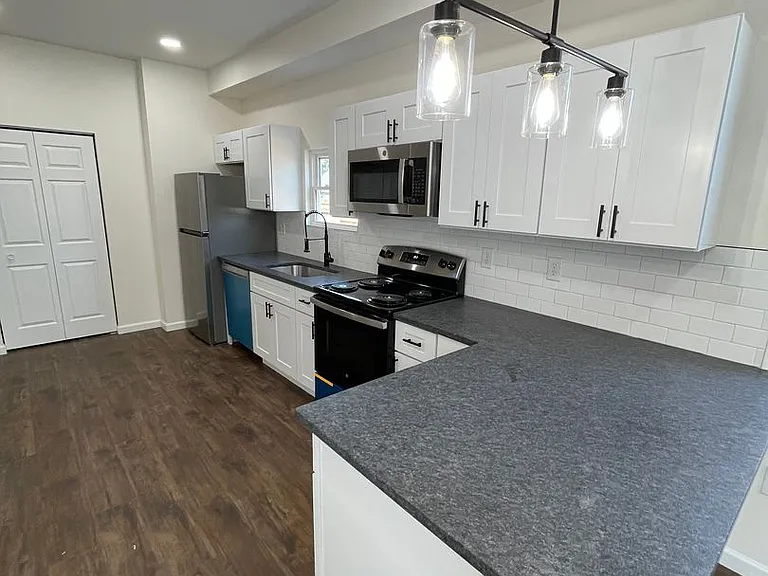 180 E Morrill Ave — Photo 5