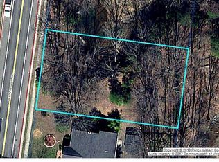2264 W Longview Dr, Woodbridge, VA 22191