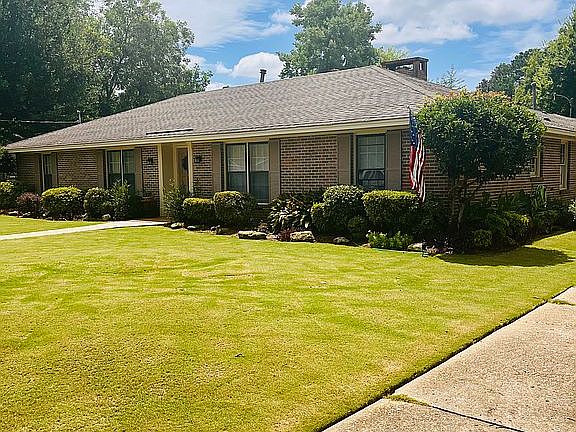 4th image of 3890 Beardsley Dr