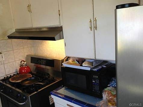 3rd image of 941 W Hamilton Ave