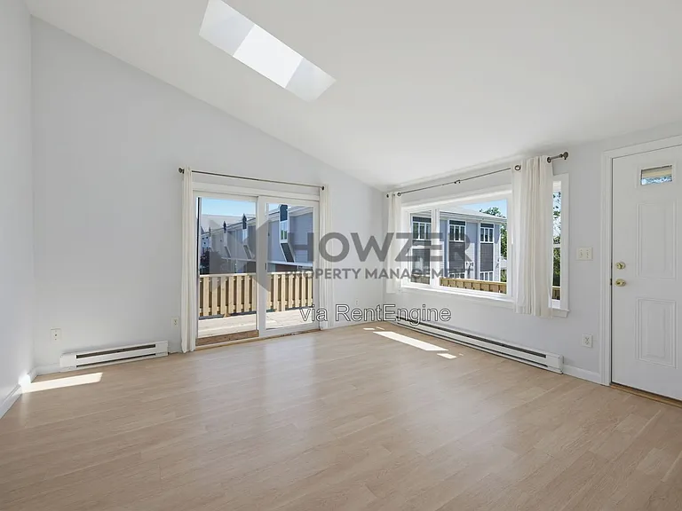 1029 Iyannough Rd #1D — Photo 8