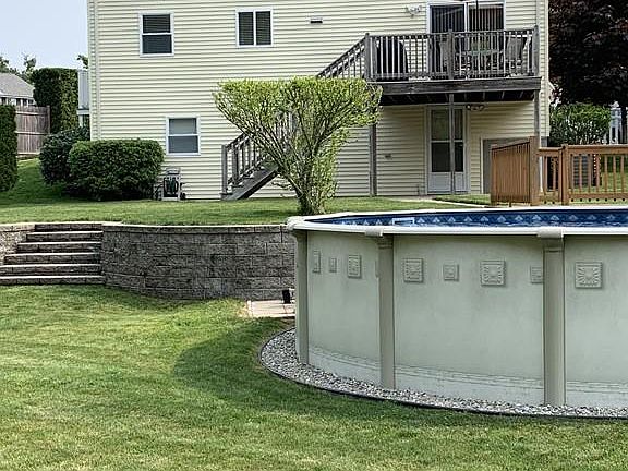 3rd image of 42 Josephs Way