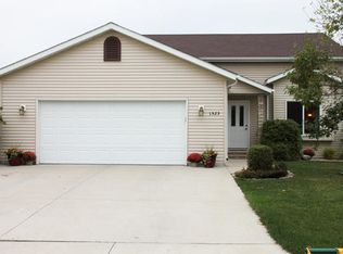 1523 12th Ave SE, East Grand Forks, MN 56721
