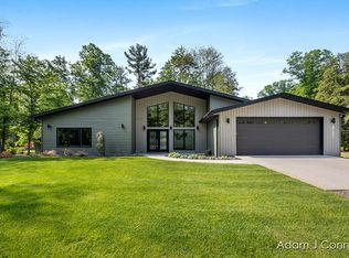 13330 Rich St, Grand Haven, MI 49417