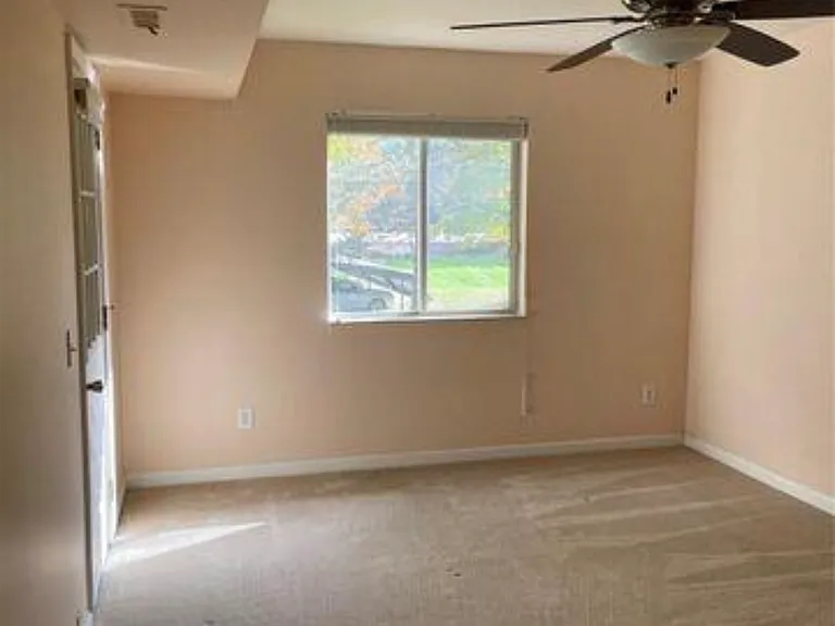 42630 Plymouth Hollow Dr #42630 — Photo 18