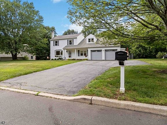 3rd image of 37 Rolling Ridge Rd
