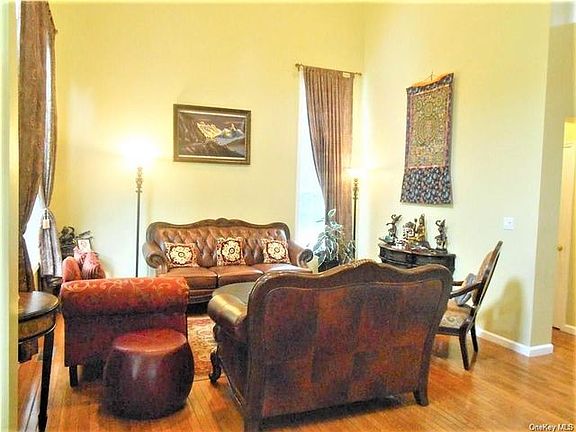 3rd image of 6 Limerick Ct