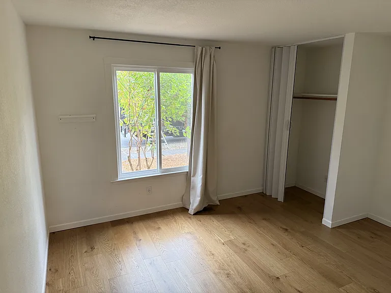 2410 Valley West Dr — Photo 11