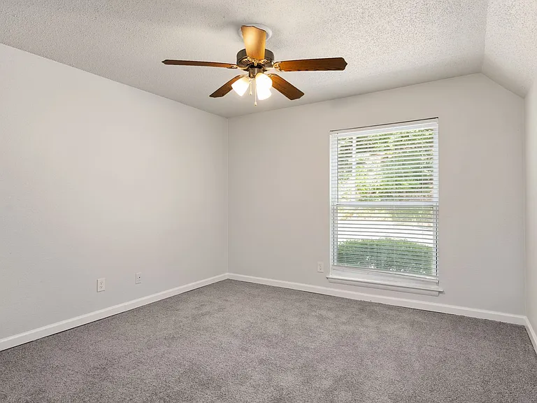 High Pointe — Photo 36