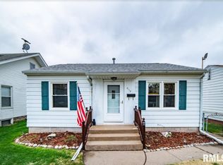 3118 9 1/2th St, Rock Island, IL 61201