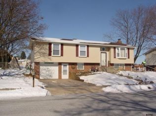 501 Oakwood Dr, Dover, PA 17315