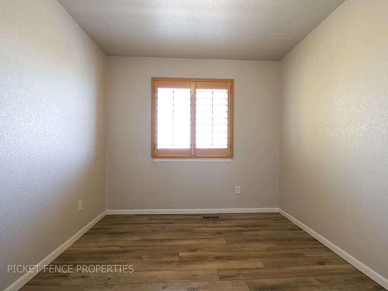 905 Durum St — Photo 13