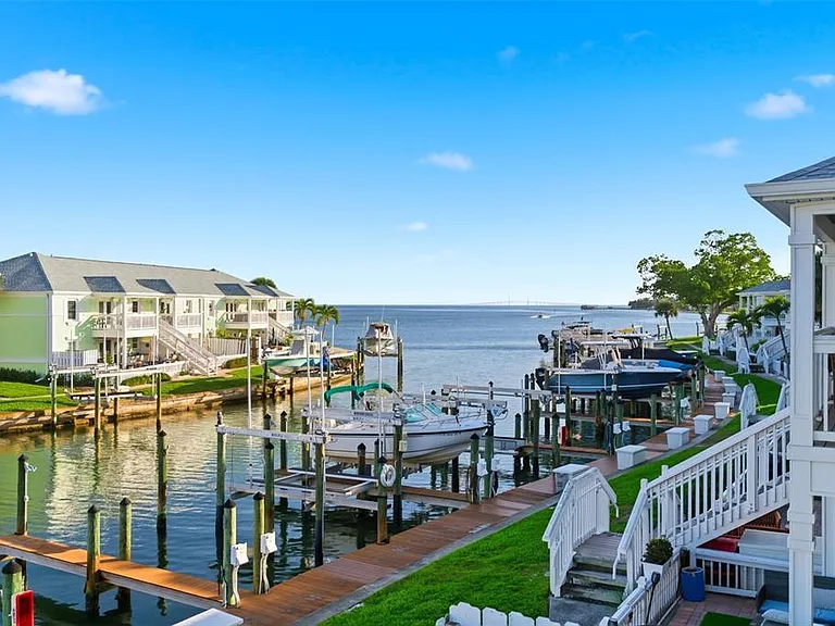 5174 Beach Dr SE #D — Photo 37